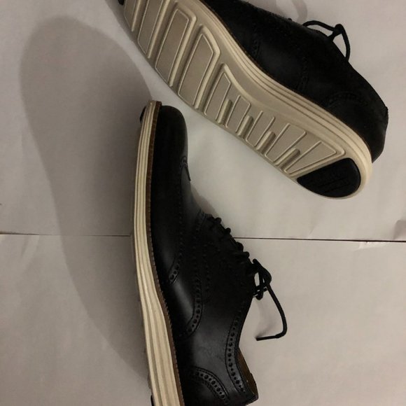 Shoes - Picture 2 of 3